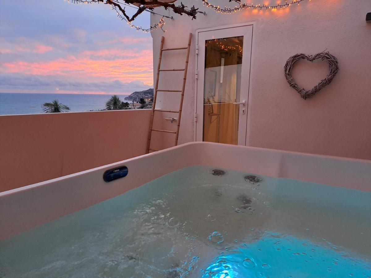 Les Suites Love 3 Spa Vue Mer Piscine Marseille Exterior photo