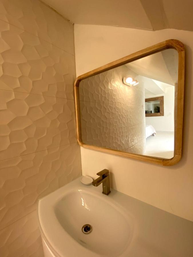 Les Suites Love 3 Spa Vue Mer Piscine Marseille Exterior photo
